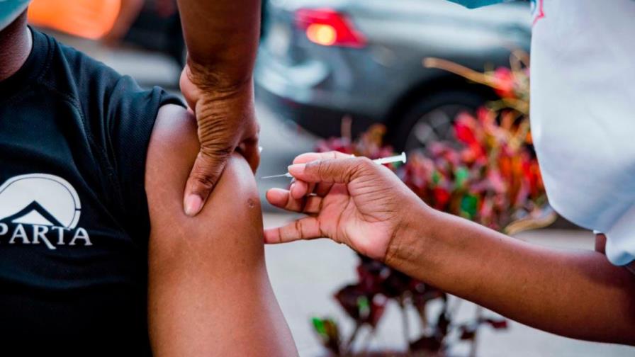 Gobierno vacunará durante las noches en centros de diversión y sectores populares Gobierno vacunará durante las noches en centros de diversión y sectores populares