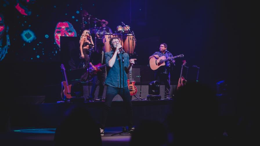 Andrés Cepeda se adueña del corazón de los dominicanos