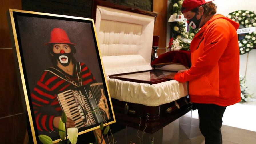 Familiares y amigos despiden a Cepillín