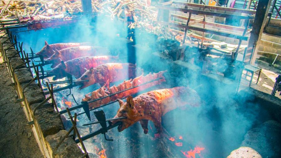 Alcaldía de Santiago: para vender cerdo asado en las calles se deberá contar con permiso