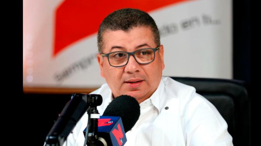 César Fernández exhorta al Gobierno incentivar a la población para acelerar plan de vacunación César Fernández exhorta al Gobierno incentivar a la población para acelerar plan de vacunación