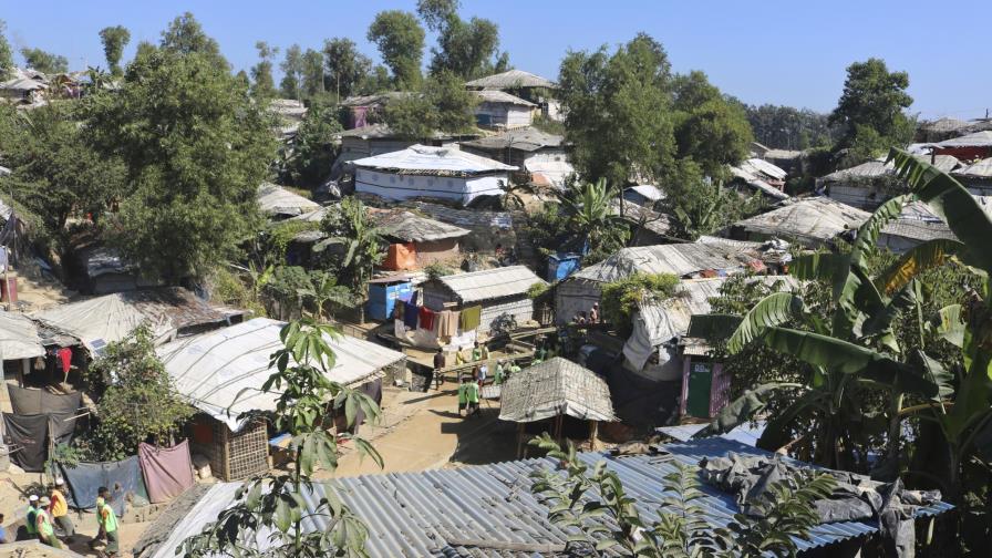 Bangladesh: incendio arrasa campamento de refugiados rohinya
