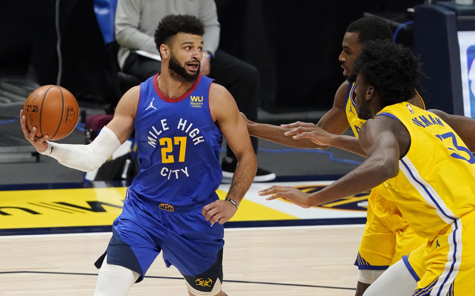 Jokic y Nuggets frenan a Curry y Warriors, vencen 114-104