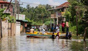Al menos 17 muertos y 270.000 afectados por las inundaciones en Sri Lanka
