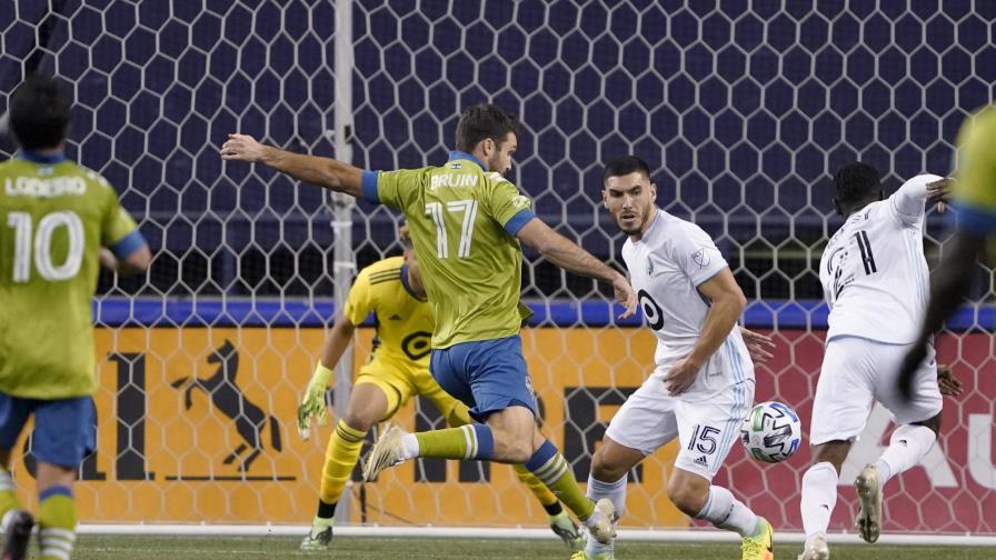 Los Sounders derrotan 3-2 a Minnesota con dos goles tardíos Los Sounders derrotan 3-2 a Minnesota con dos goles tardíos