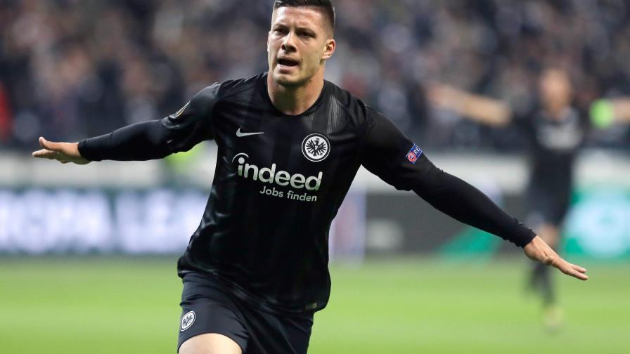 En busca de gol, Real Madrid ficha a Luka Jovic