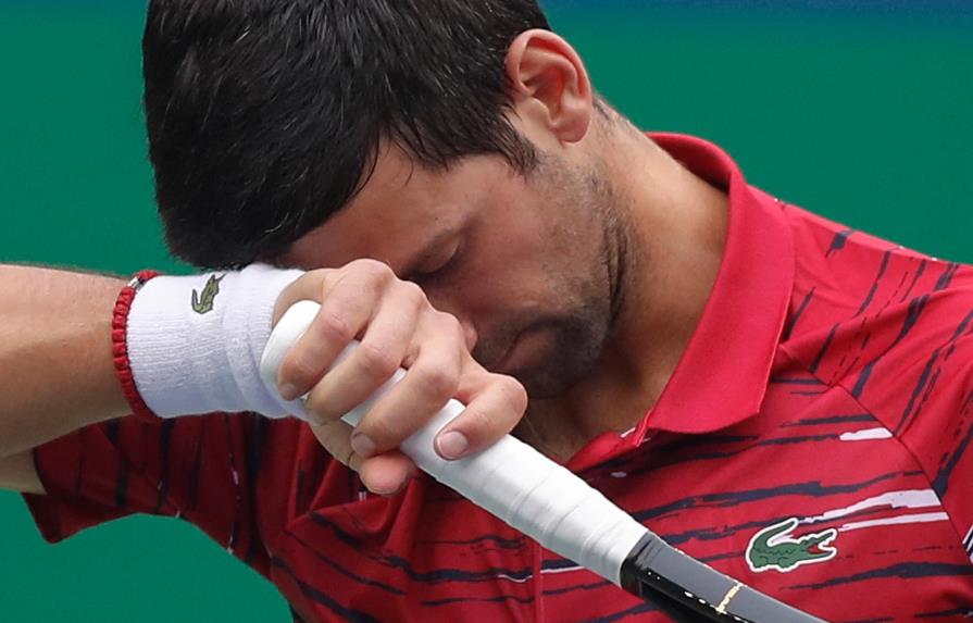 Djokovic cae en Shanghái ante Tsitsipas y Nadal se acerca al número uno