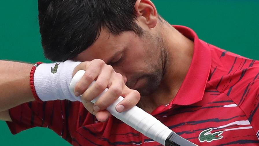 Djokovic cae en Shanghái ante Tsitsipas y Nadal se acerca al número uno