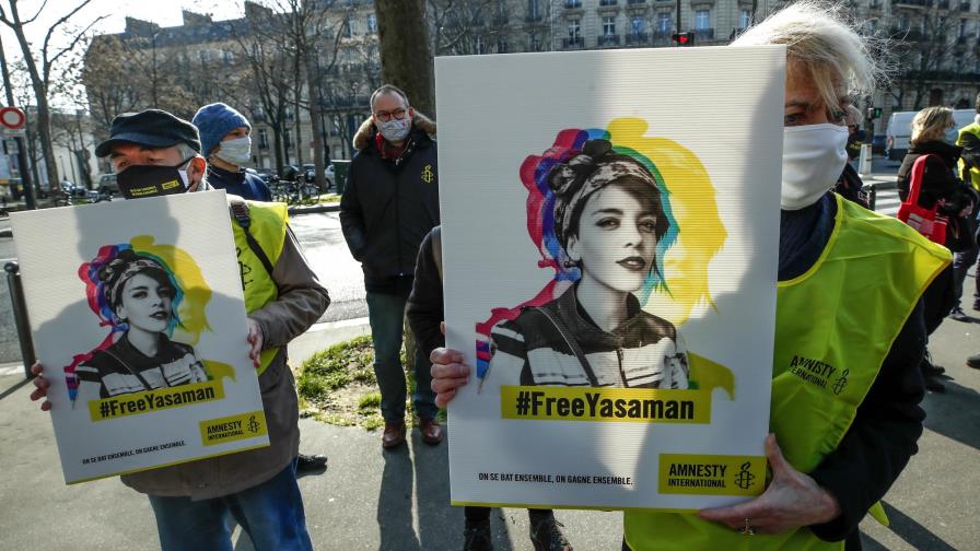 Marchan en París por defensora iraní de derechos de la mujer
