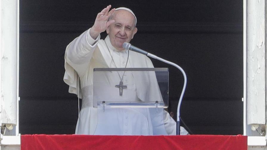 El papa considera una vergüenza la muerte de 130 migrantes