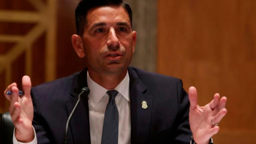 AI pide investigar a Chad Wolf antes de confirmarlo en Seguridad Nacional