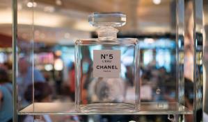 Nº 5 de Chanel, la historia detrás del perfume centenario