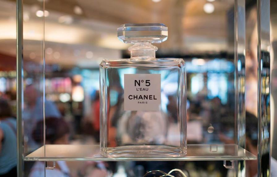 Nº 5 de Chanel, la historia detrás del perfume centenario