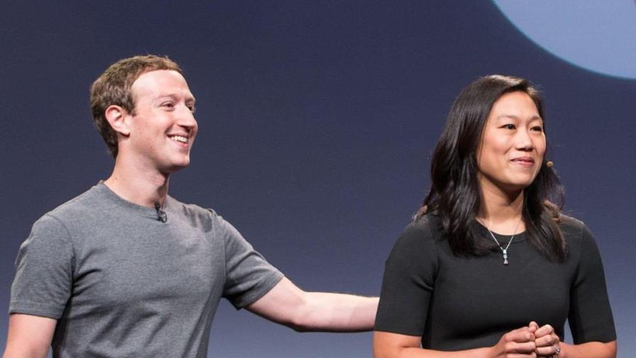 Zuckerberg y su esposa donarán US$25 millones para desarrollo de tratamiento contra el COVID-19 Zuckerberg y su esposa donarán US$25 millones para desarrollo de tratamiento contra el COVID-19