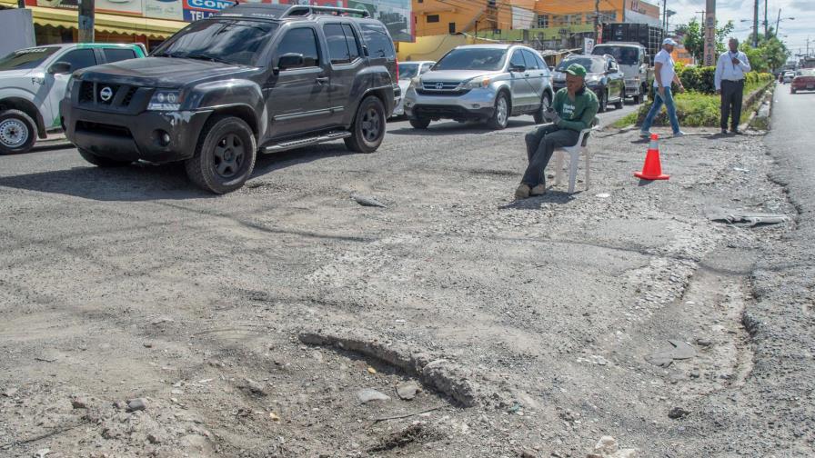 Isleta es causa de accidentes y tapones Santo Domingo Este Isleta es causa de accidentes y tapones Santo Domingo Este