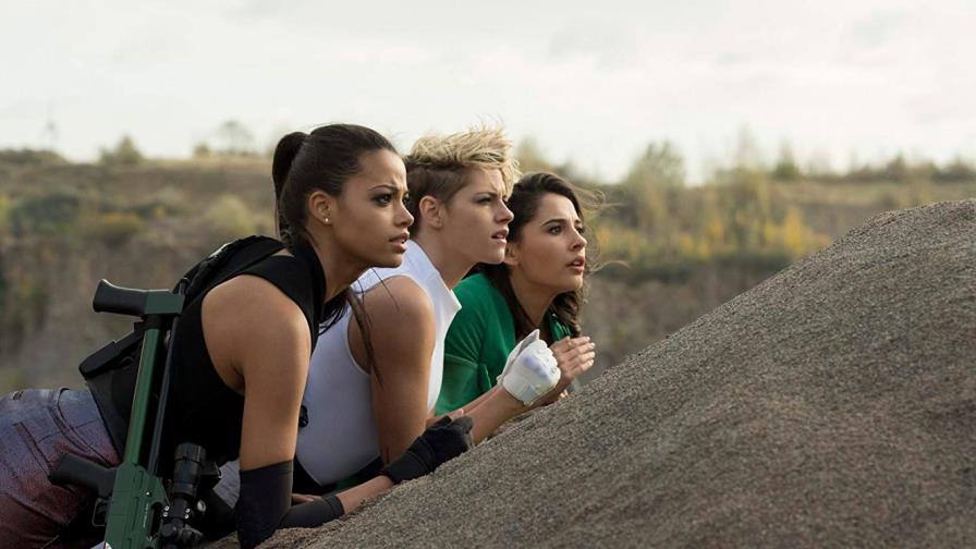 Kristen Stewart y Naomi Scott brillan en el estreno de los Ángeles de Charlie Kristen Stewart y Naomi Scott brillan en el estreno de los Ángeles de Charlie