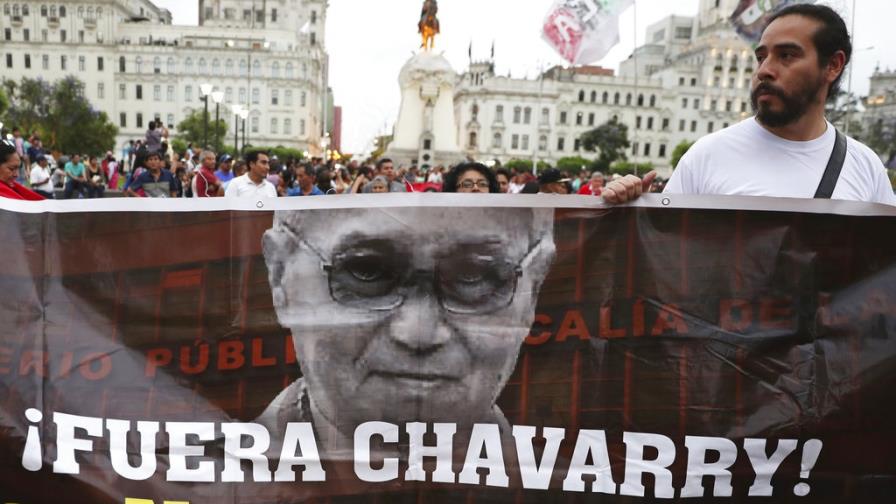 Fiscal general de Perú da marcha atrás y repone a miembros de caso Odebrecht Fiscal general de Perú da marcha atrás y repone a miembros de caso Odebrecht