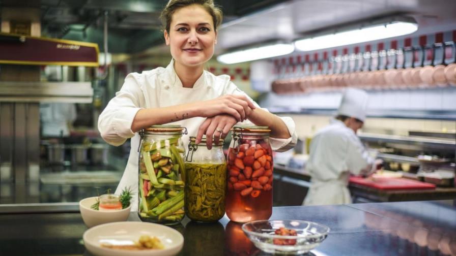 Repostera francesa, nombrada mejor del mundo con sus postres sin (apenas) azúcar