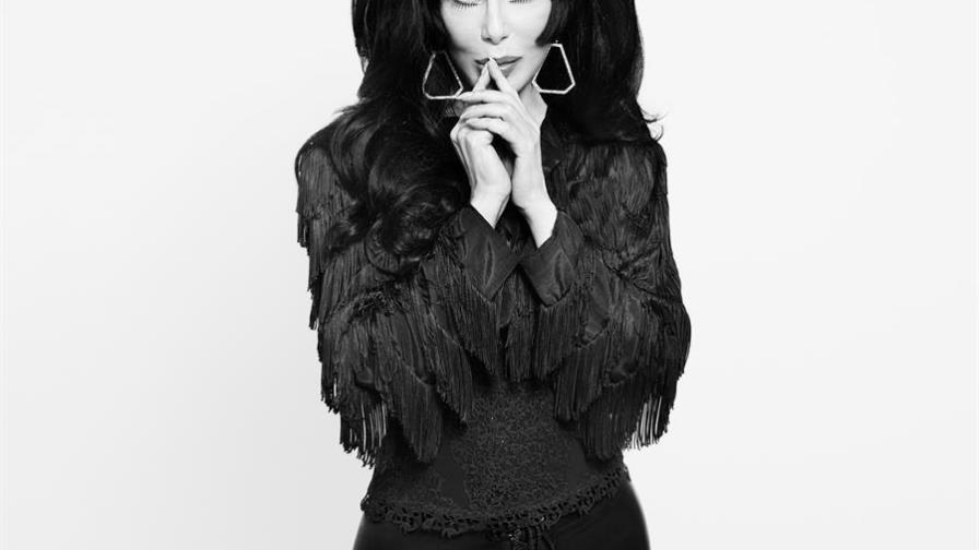 Cher alaba el español tras Chiquitita: es un idioma maravilloso para ayudar