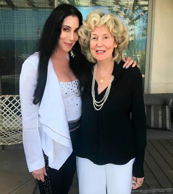 Cher y su madre Georgia Holt en una imagen del 2017. Twitter @SergioCrewSpain