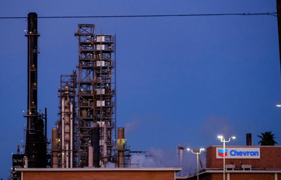 Chevron gana 4.459 millones en el primer semestre gracias a mejora de demanda