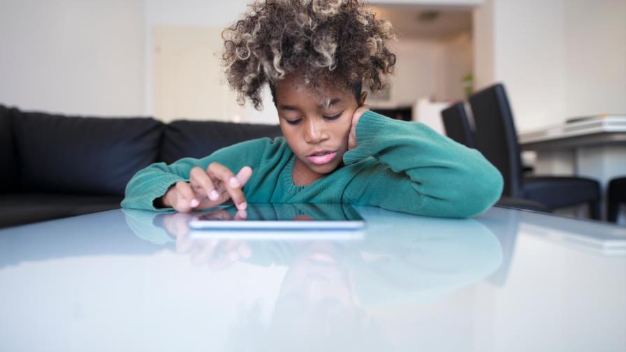 Informe destaca que padres desconocen lo que hacen sus hijos en Internet Informe destaca que padres desconocen lo que hacen sus hijos en Internet