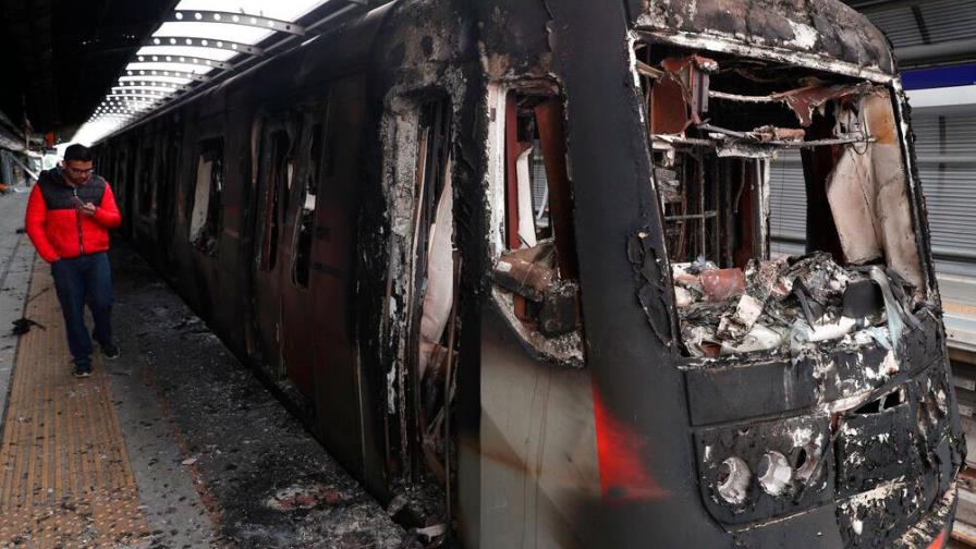 El caos se extiende durante disturbios en Chile; van ocho muertos El caos se extiende durante disturbios en Chile; van ocho muertos
