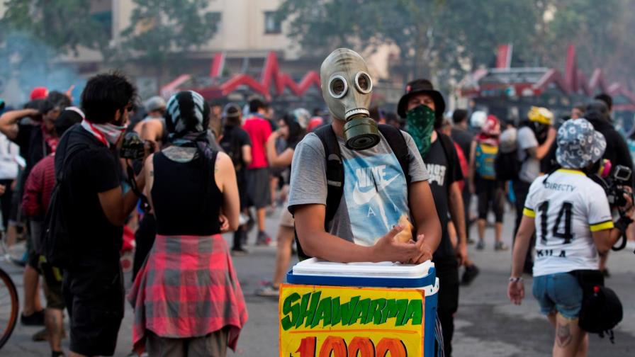 Protestas ponen contra las cuerdas a la debilitada economía de Latinoamérica