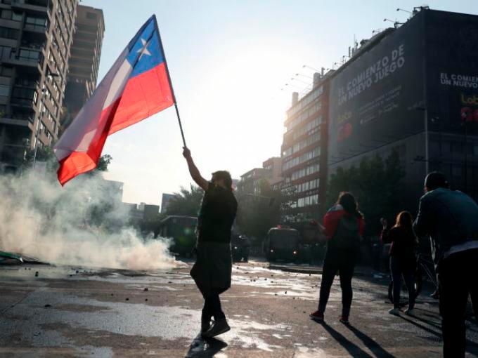 Alto costo de medicinas en Chile desata la ira contra industria farmacéutica