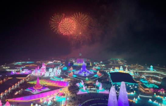 China celebra su famoso festival de hielo