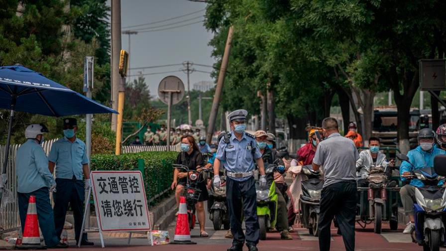 China informa de 57 nuevos casos tras el brote en el mercado de Pekín China informa de 57 nuevos casos tras el brote en el mercado de Pekín