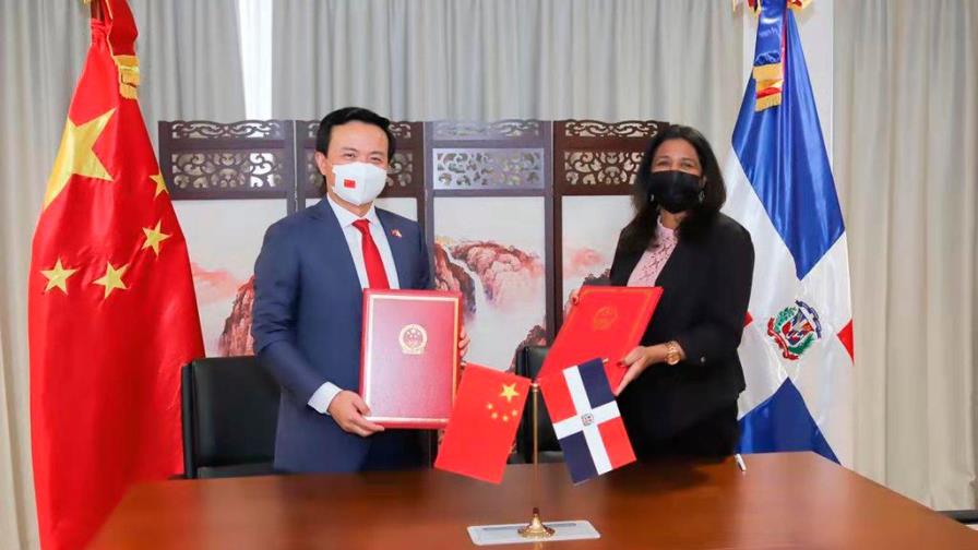 Conani firma acuerdo con Embajada de China que beneficiará hogares de paso 