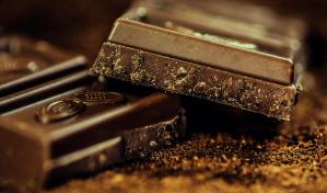 Aparece una caja con chocolate de 120 años entre los papeles de un poeta australiano