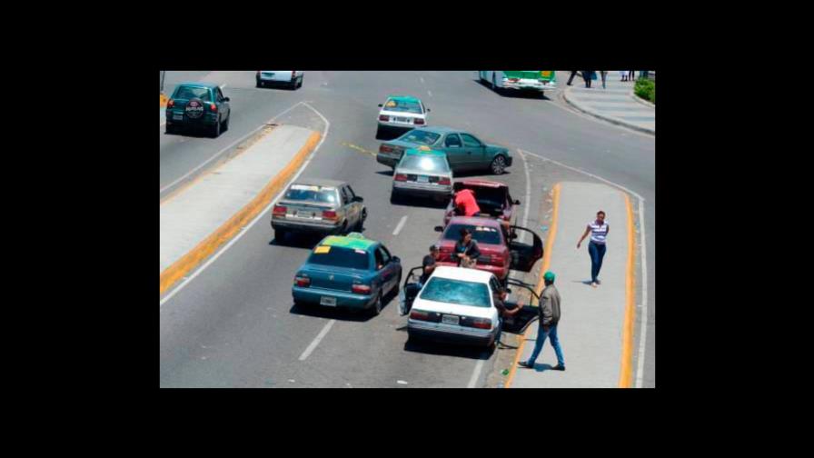 Transportistas amenazan con parar unidades por aumentos en combustibles