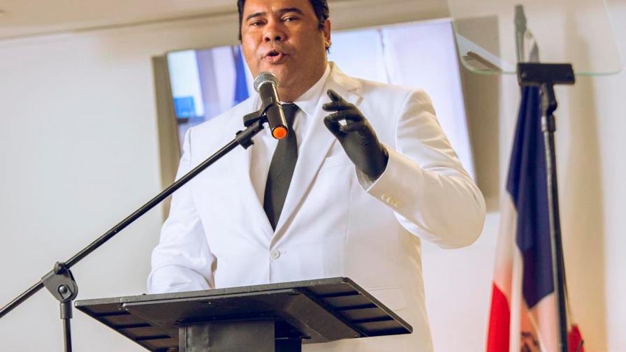 Alcalde de Higüey prohíbe que se use su foto para publicidad de las obras