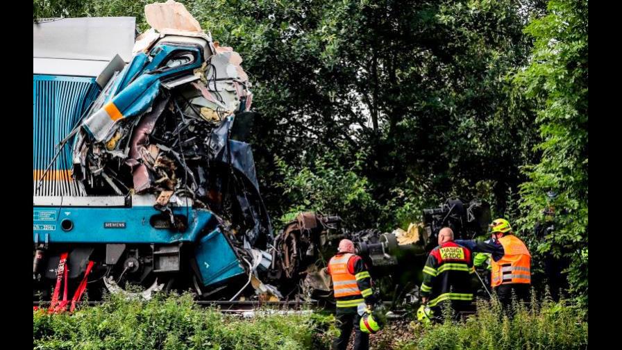 Al menos tres muertos y decenas de heridos en choque de trenes en Chequia