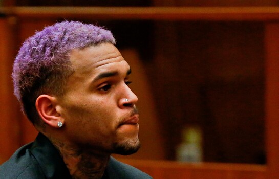 Chris Brown se declara culpable por una pelea en una discoteca de Londres en 2023