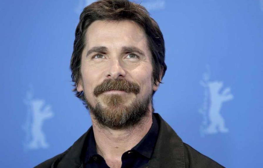 Christian  Bale dice que se sintió como una “rana toro” al interpretar a Cheney