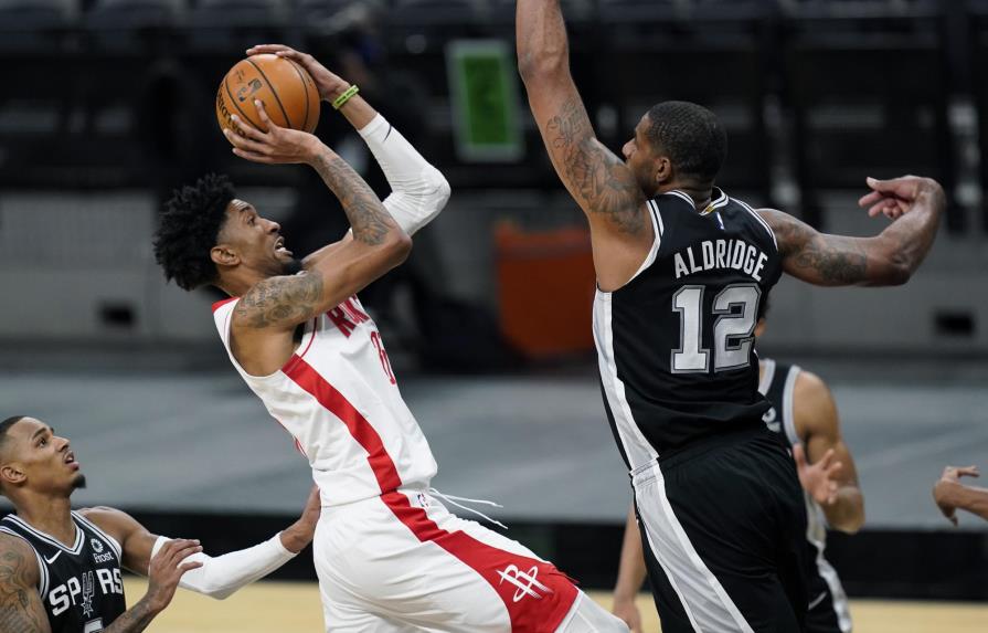 VIDEO | En primer partido sin Harden, Rockets vencen a Spurs
