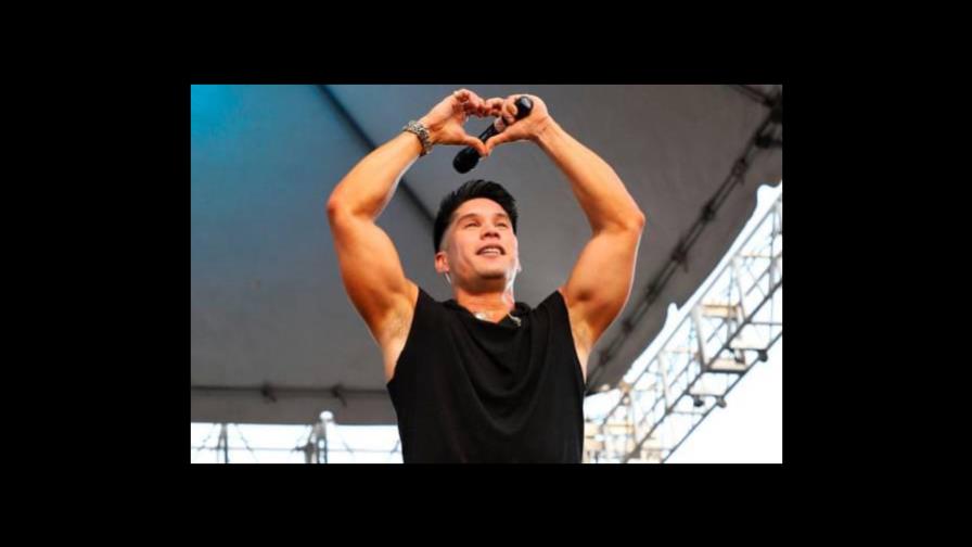 Chyno Miranda comparte video dando sus primeros pasitos de salsa