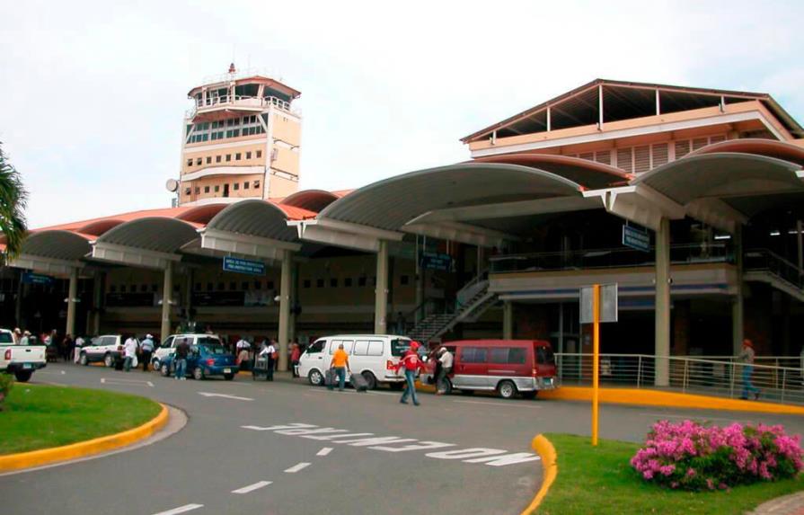 Aeropuerto del Cibao avisa EEUU exigirá tarjeta de vacuna y prueba negativa de COVID-19 a viajeros