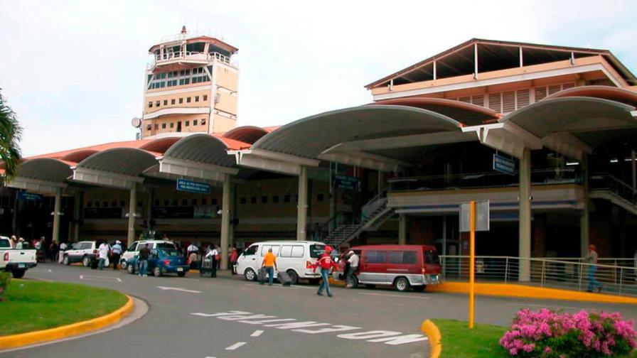 Aeropuerto del Cibao avisa EEUU exigirá tarjeta de vacuna y prueba negativa de COVID-19 a viajeros Aeropuerto del Cibao avisa EEUU exigirá tarjeta de vacuna y prueba negativa de COVID-19 a viajeros