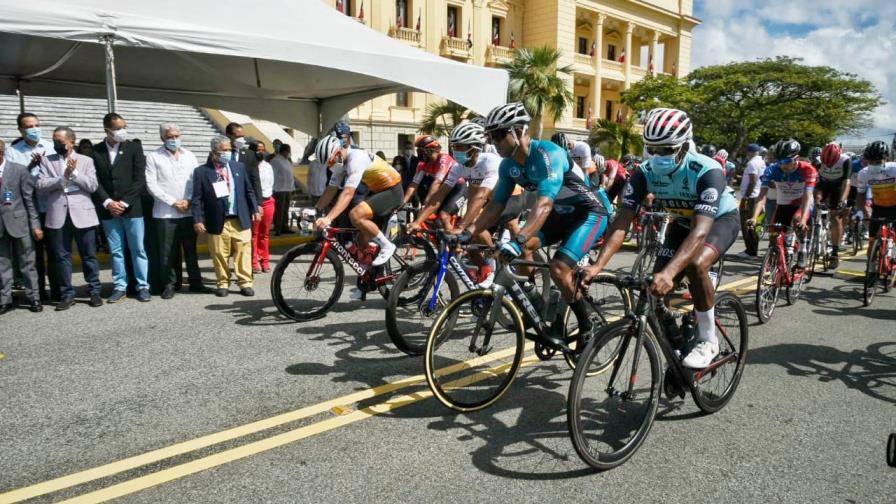 El presidente Abinader deja iniciada la Vuelta Ciclística Independencia Nacional