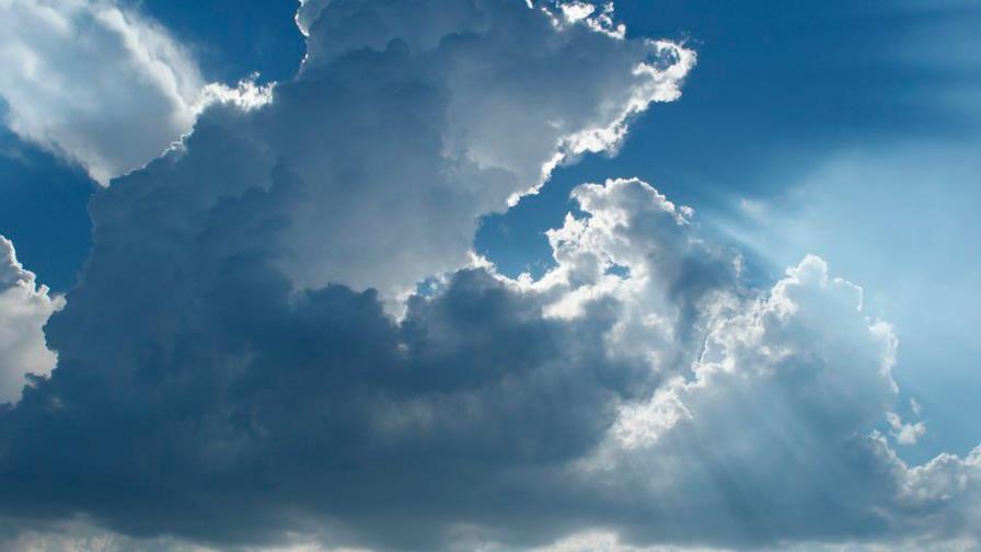 Nublados ocasionales con chubascos locales por persistencia de vaguada 