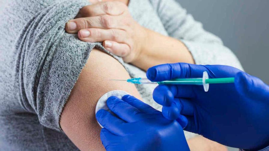 Vacuna anticovid será obligatoria en Nueva York por temor a variante ómicron