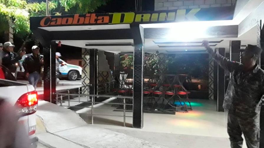 Cierran drink que tenía a cuatro niñas bailando en Azua