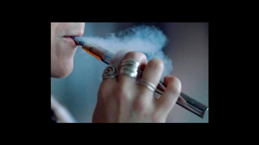 EEUU anuncia prohibición parcial de cigarrillos electrónicos aromatizados