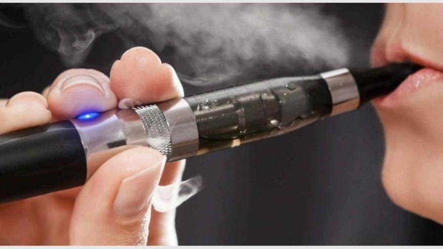 Muere hombre en Texas al estallarle en la cara su cigarrillo electrónico