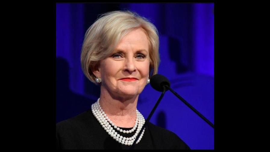 Biden nombra a la viuda de McCain embajadora de EE.UU. ante la FAO