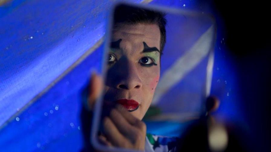 El coronavirus no mata la pasión por el circo en Bolivia